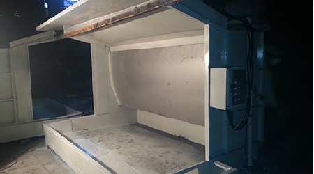 ��ɫ������